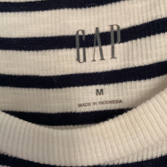 GAP Flutter sleeve t-shirts (2) sz M - Picture 5 of 6